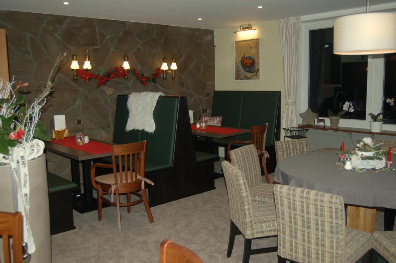 Hotel-Ferienwohnungen Cafe Maarblick Schalkenmehren Exteriér fotografie