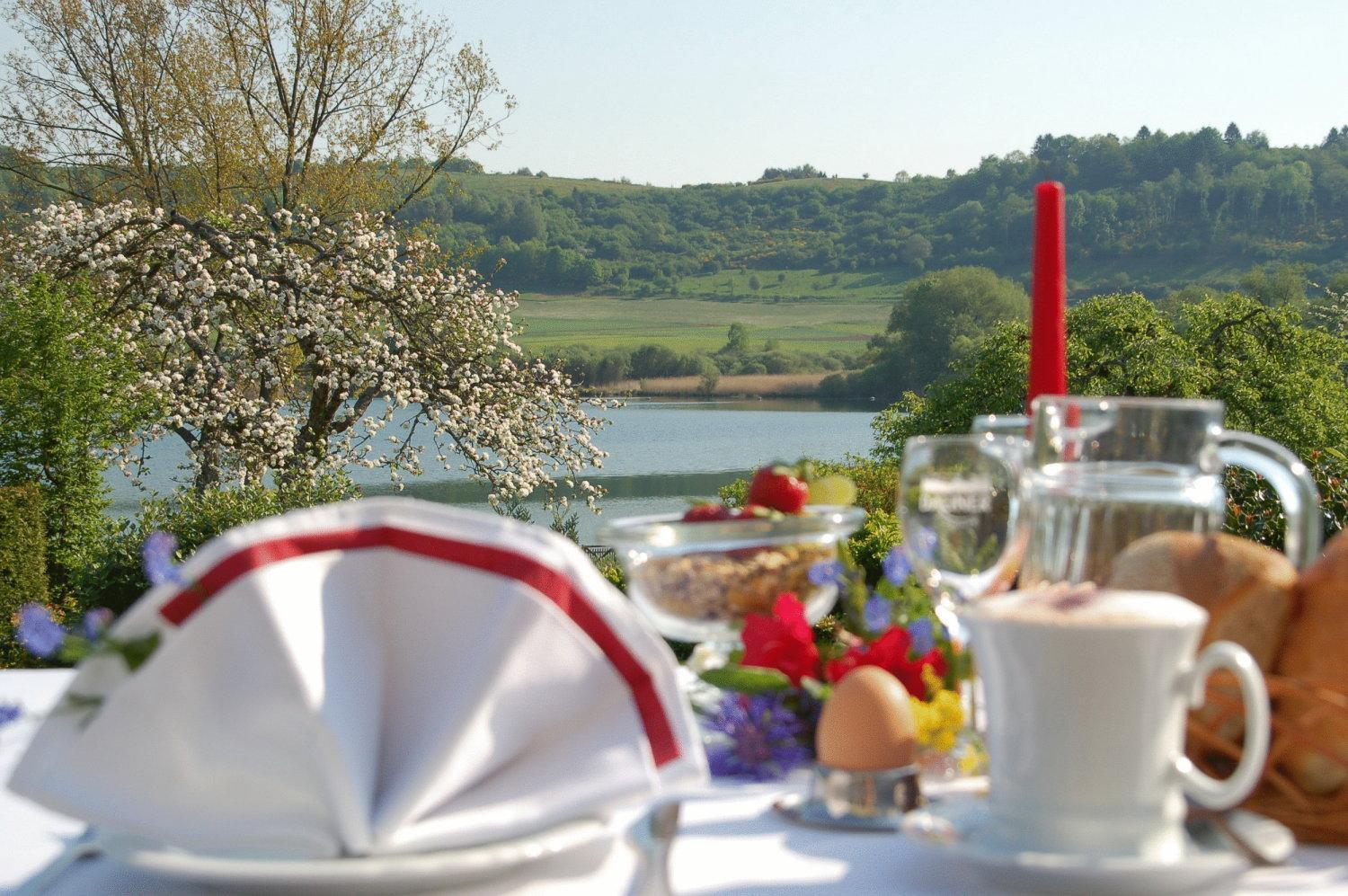Hotel-Ferienwohnungen Cafe Maarblick Schalkenmehren Exteriér fotografie