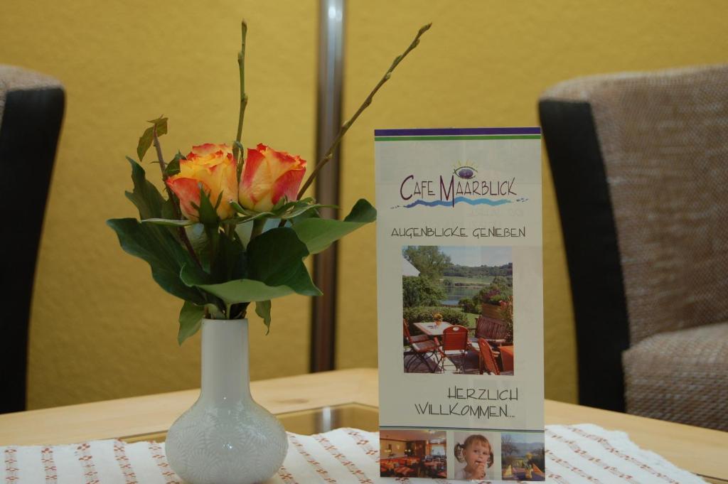 Hotel-Ferienwohnungen Cafe Maarblick Schalkenmehren Exteriér fotografie